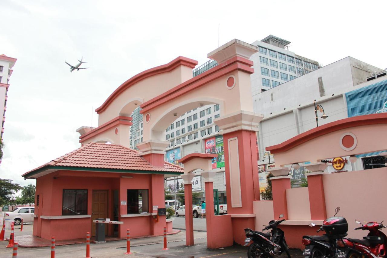 Marina Court Kk City Homestay Kota Kinabalu Eksteriør billede