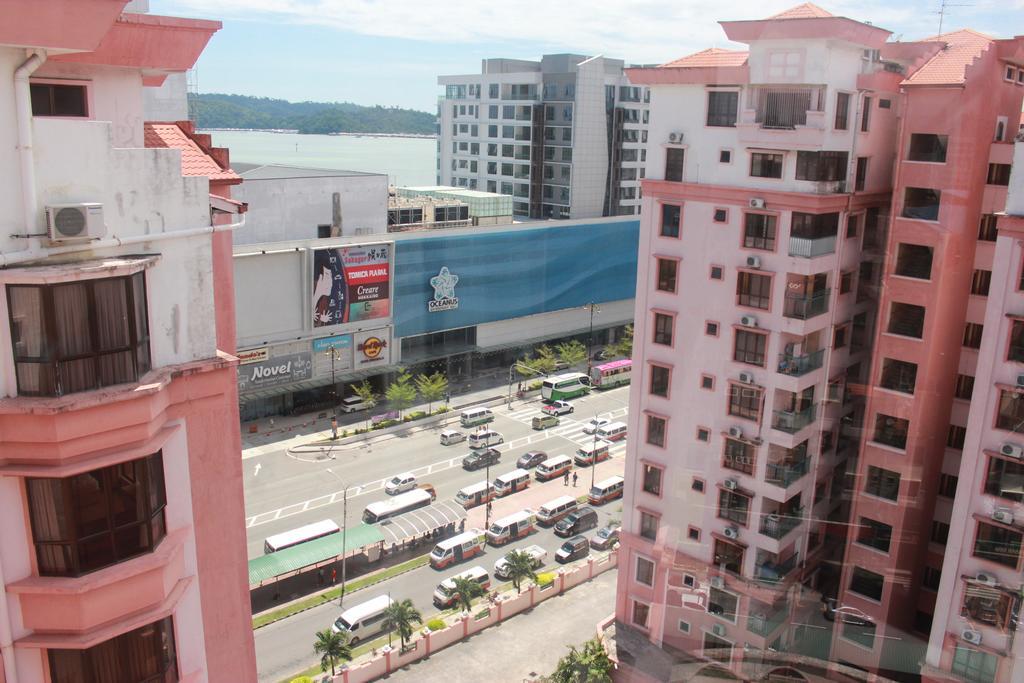 Marina Court Kk City Homestay Kota Kinabalu Eksteriør billede