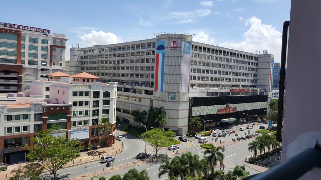 Marina Court Kk City Homestay Kota Kinabalu Eksteriør billede