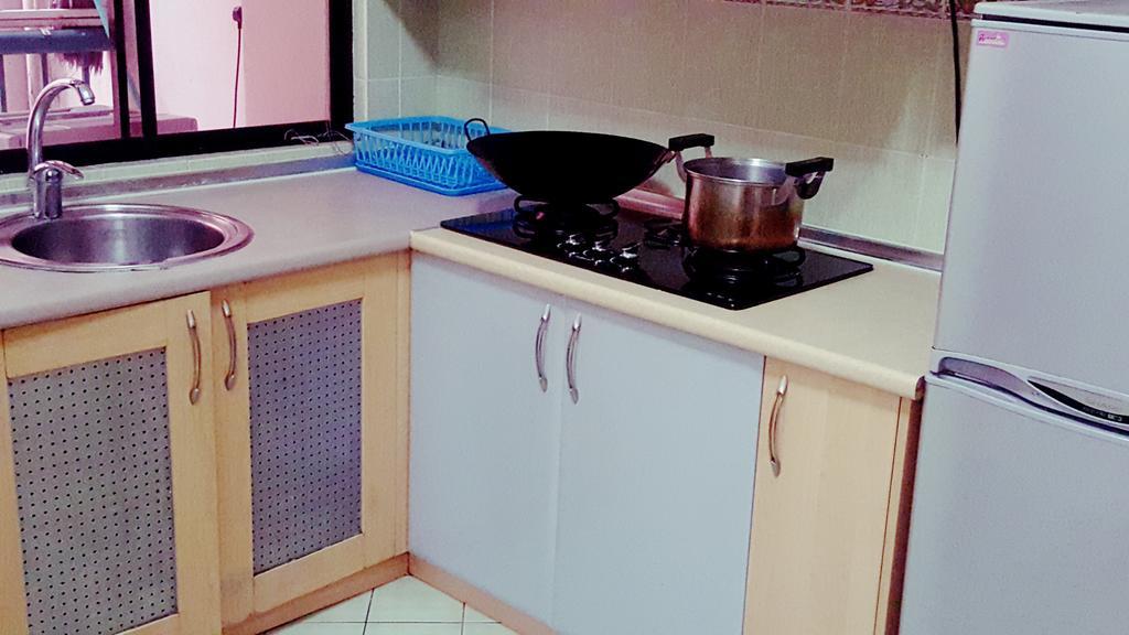 Marina Court Kk City Homestay Kota Kinabalu Eksteriør billede